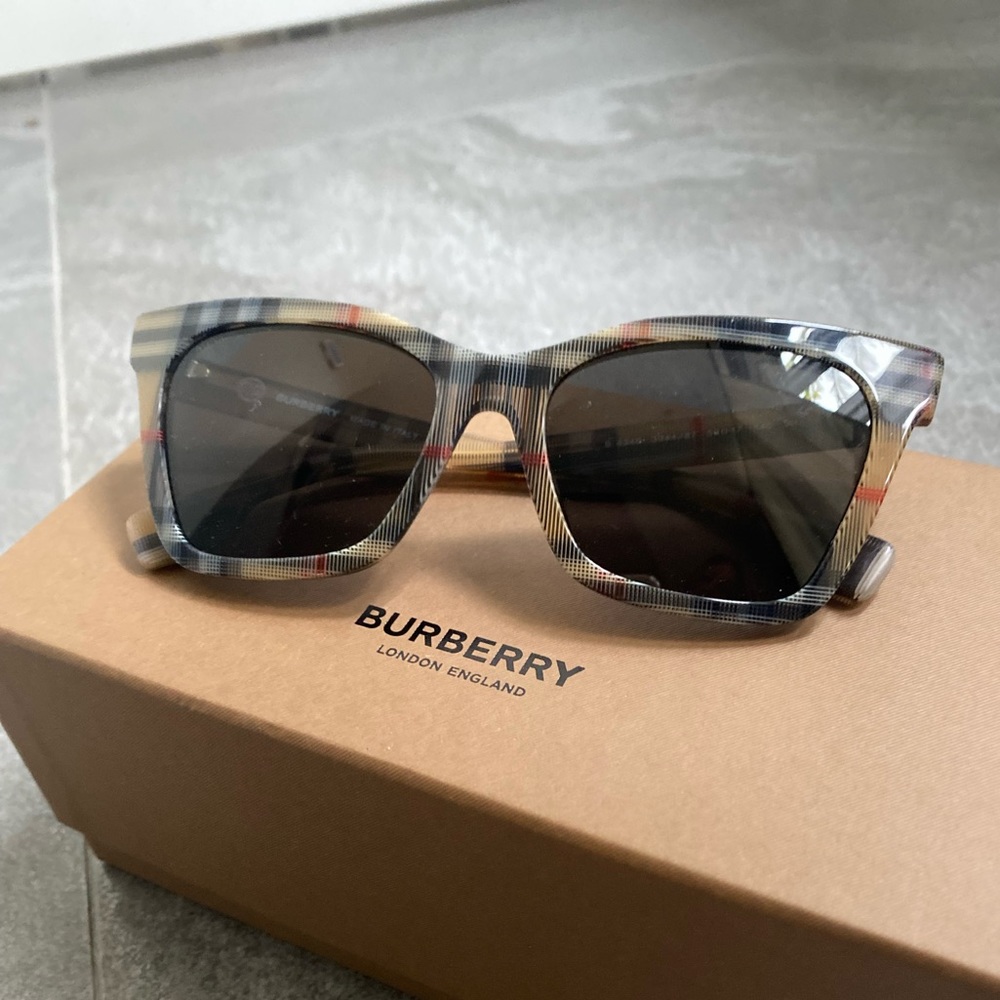 Vintage Burberry Sunglasses - Elsa